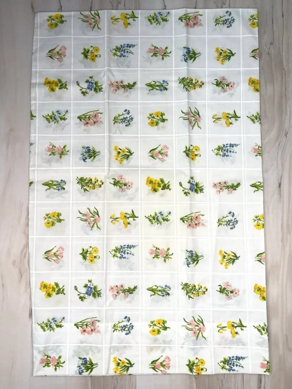 VTG UTICA Set 2 STANDARD No-Iron Percale Floral Bouquet PILLOWCASES EUC